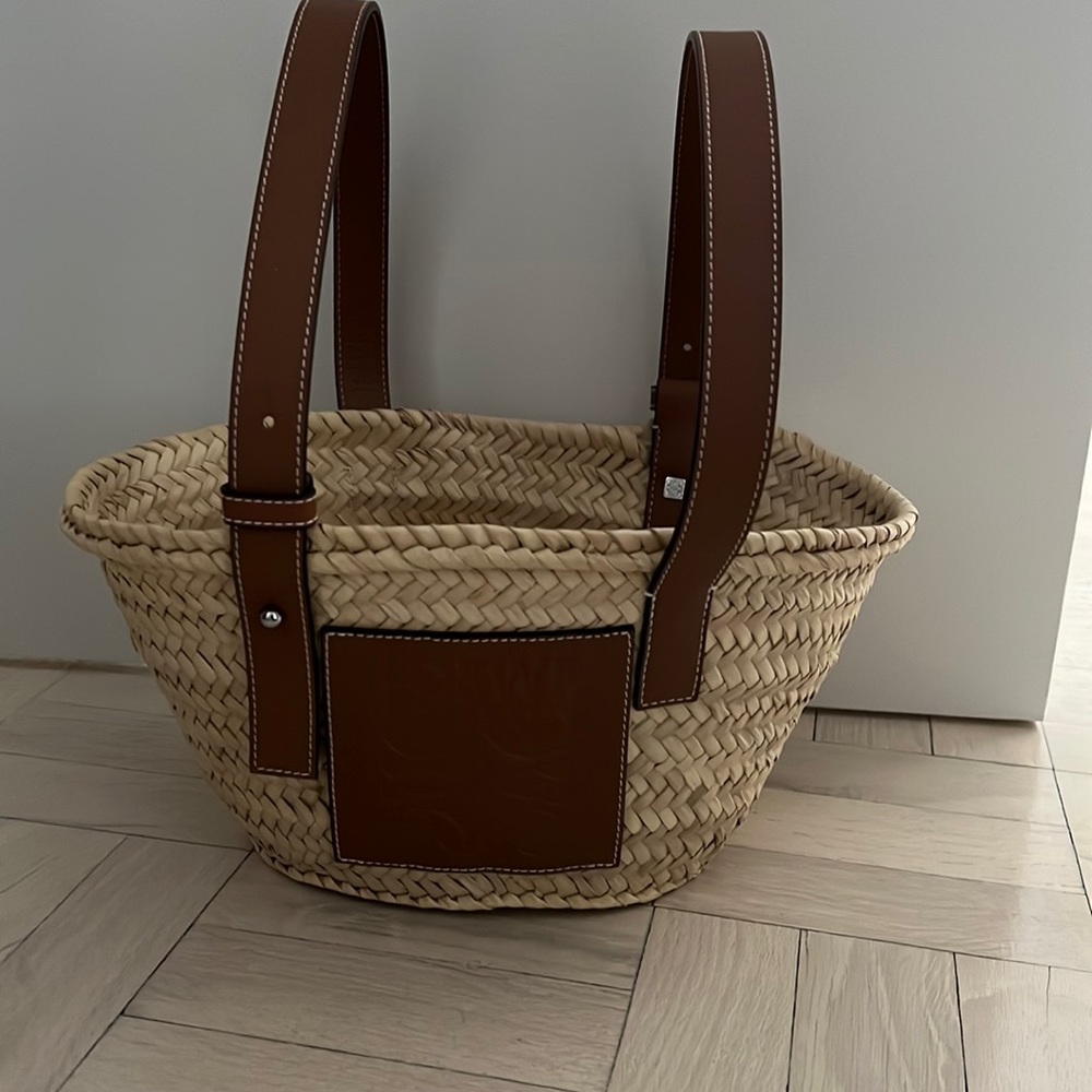 BRAND NEW LOEWE BEACH RAFFIA TOTE smallest size